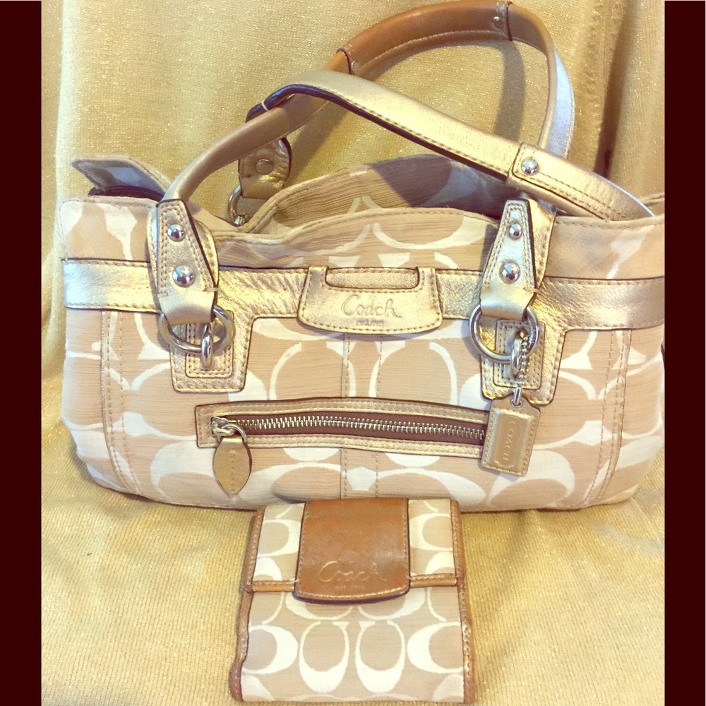Coach Authentic Penelope Signature Wallet💼